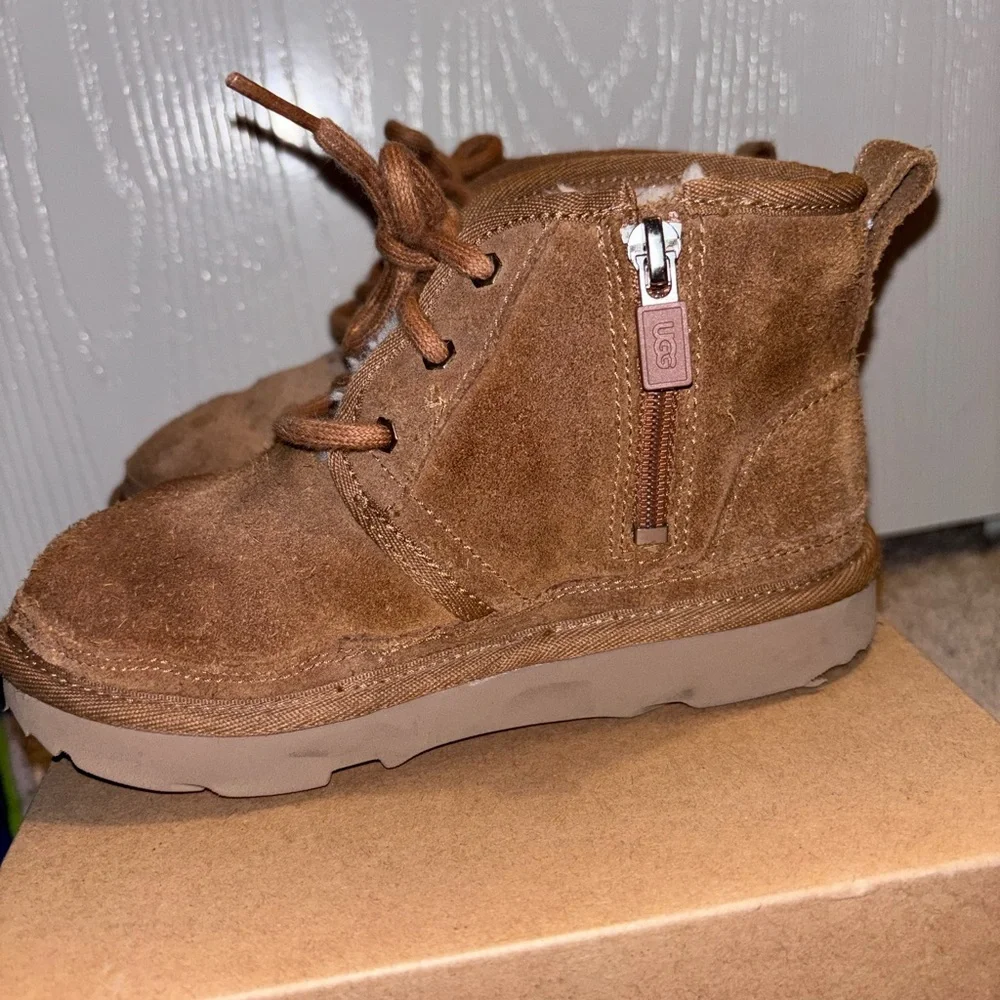 Children Unisex Boots UGG Kids Neumel II (Toddler/Little Kid) SIZE 12 PRE-OWNED